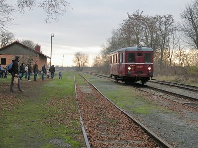  Předposlední vlakový spoj roku 2016 z Kojetína zastavuje na nádraží v Tovačově 10.12.2016. Foto: Stanislav Plachý