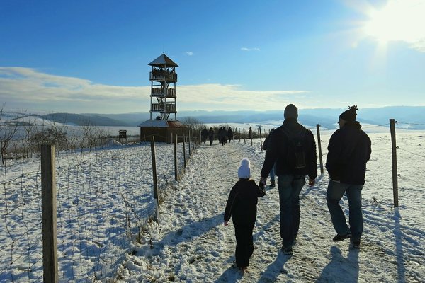  Těšánky - rozhledna Zdenička poprvé za pěkného počasí se sněhem   Foto: Stanislav Plachý