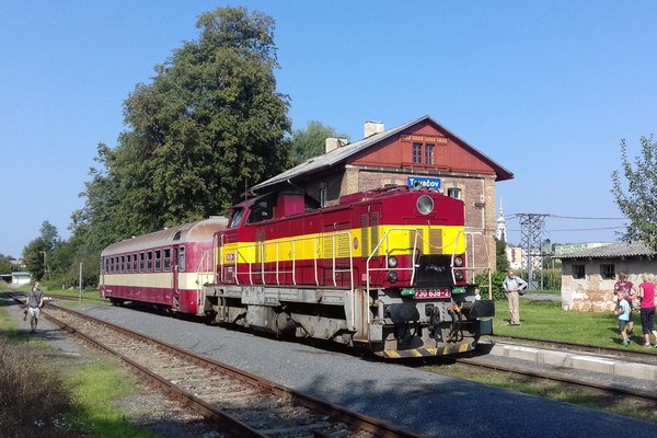  Na nádraží v Tovačově se "Ponorka" 730 639-2 připravuje ke své poslední cestě do Kroměříže v rámci akce Hanácké léto na kolejích 2019 dne 31.8.2019. 