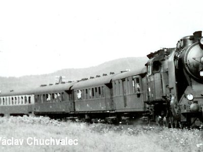  464.005 u Val. Mez. v létě 1965 (foto Ing. Václav Chuchvalec)